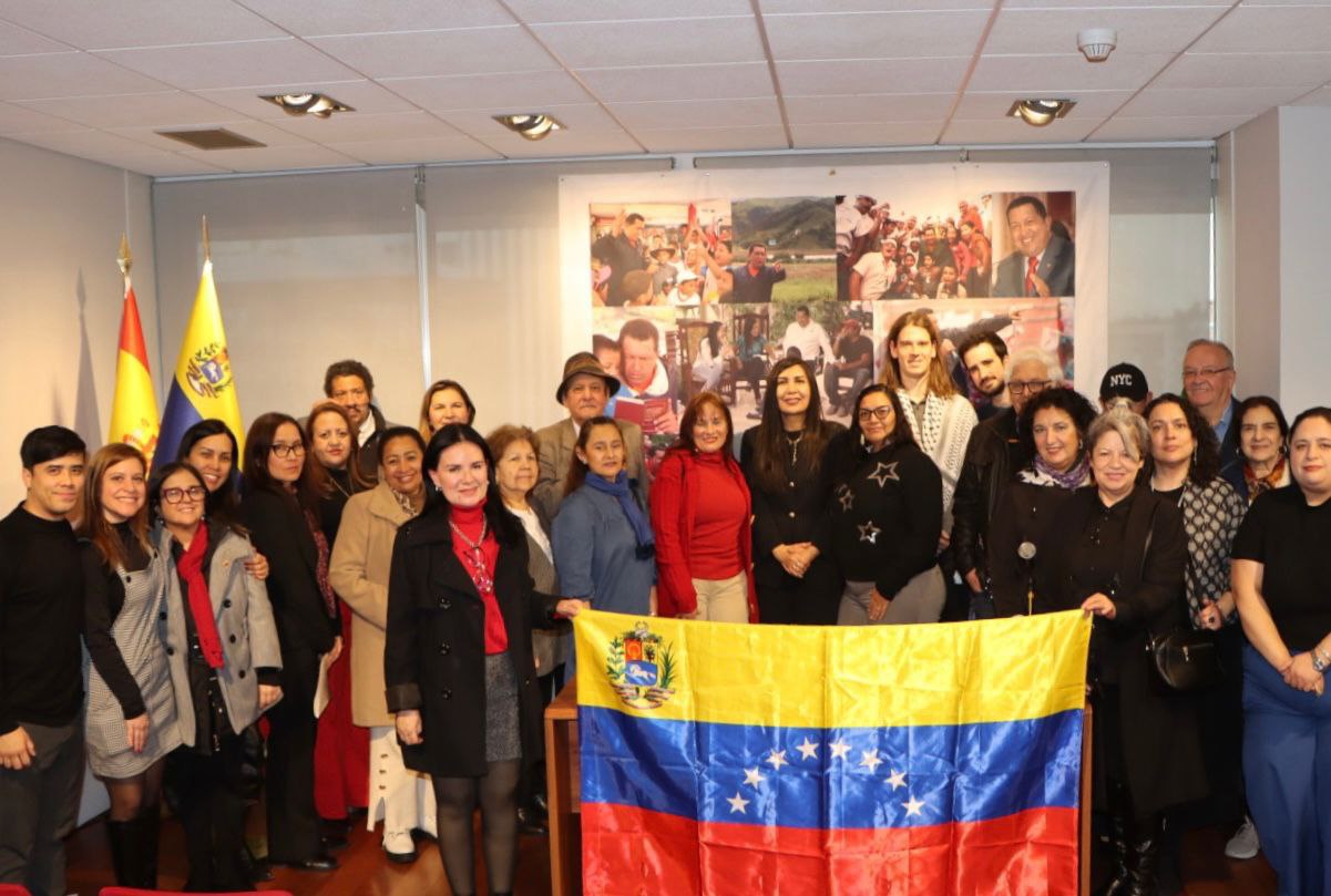 Conmemoran en Madrid 13 años de la partida física del Comandante Chávez